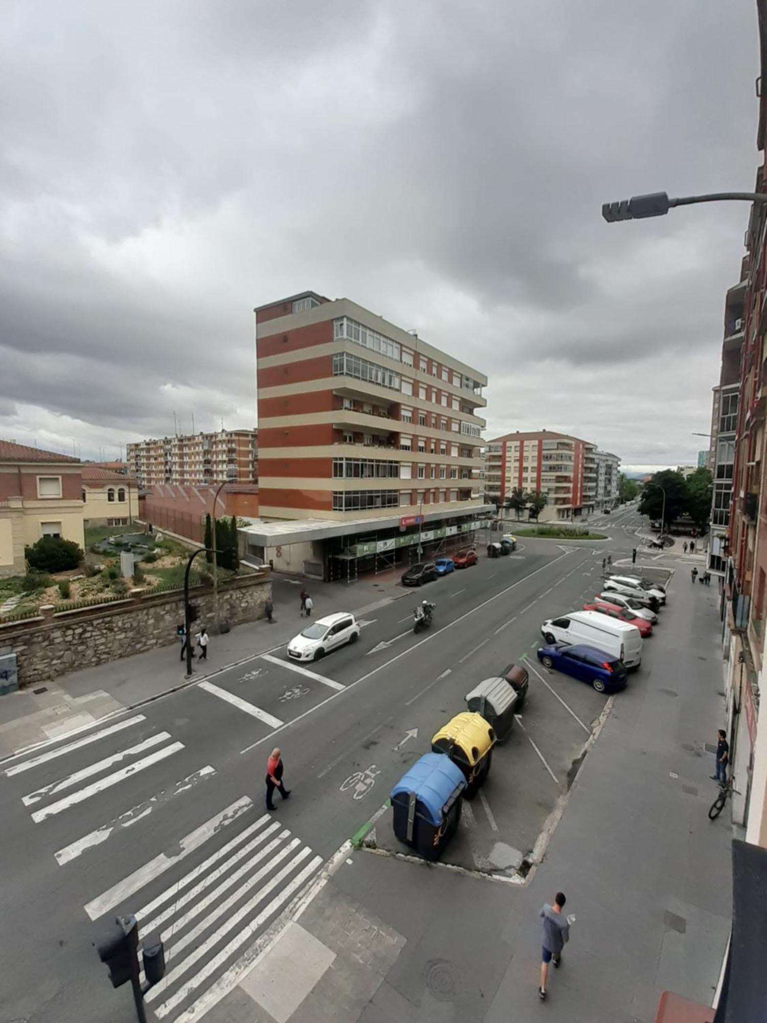 Moderno, Centrico. Perfecto Para Familias. Vitoria-Gasteiz Buitenkant foto